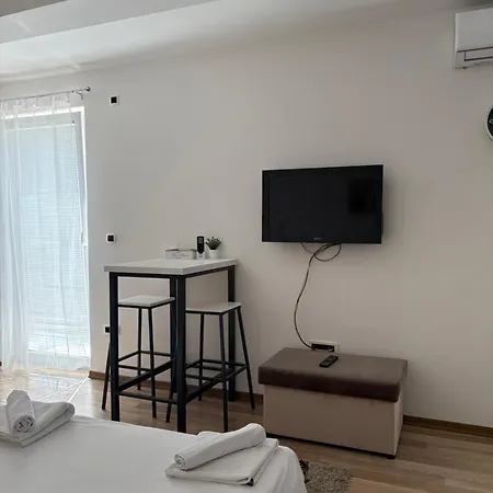 Hana 04 アパート *